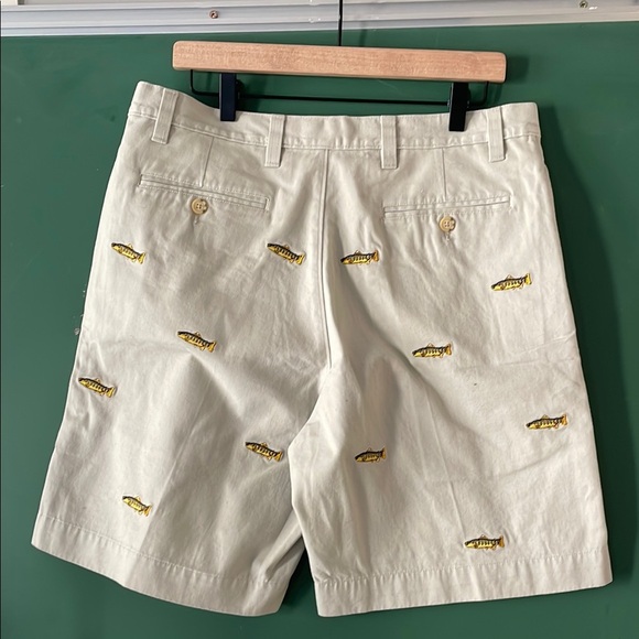 Ruff Hewn Men's 34 Cream Flat Front Shorts with Embroidered Fish Design - Picture 4 of 4